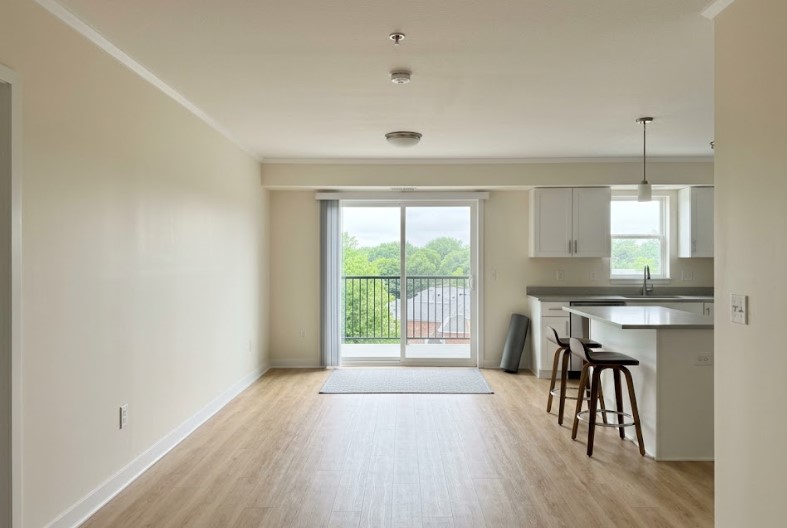 Peach Painting - Commercial vs Residential Painting in Tampa: Schedules Differ A HOA home where the board approved the color and the owner booked the work